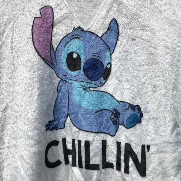 NWT Disney Stitch “Chillin” Plush Top - Picture 7 of 10